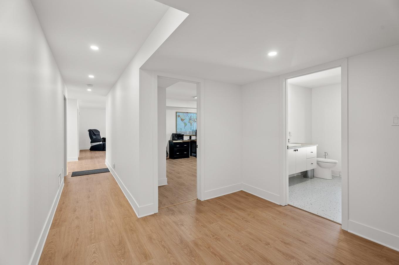 Passageway - 349 Ch. Des Mômes, Saint-Sauveur, QC - Indoor Photo Showing Other Room