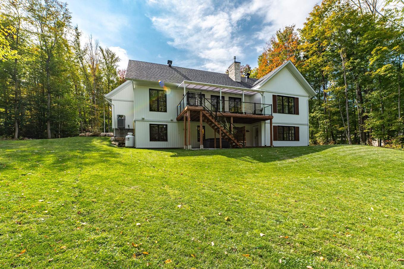 Back facade - 349 Ch. Des Mômes, Saint-Sauveur, QC - Outdoor