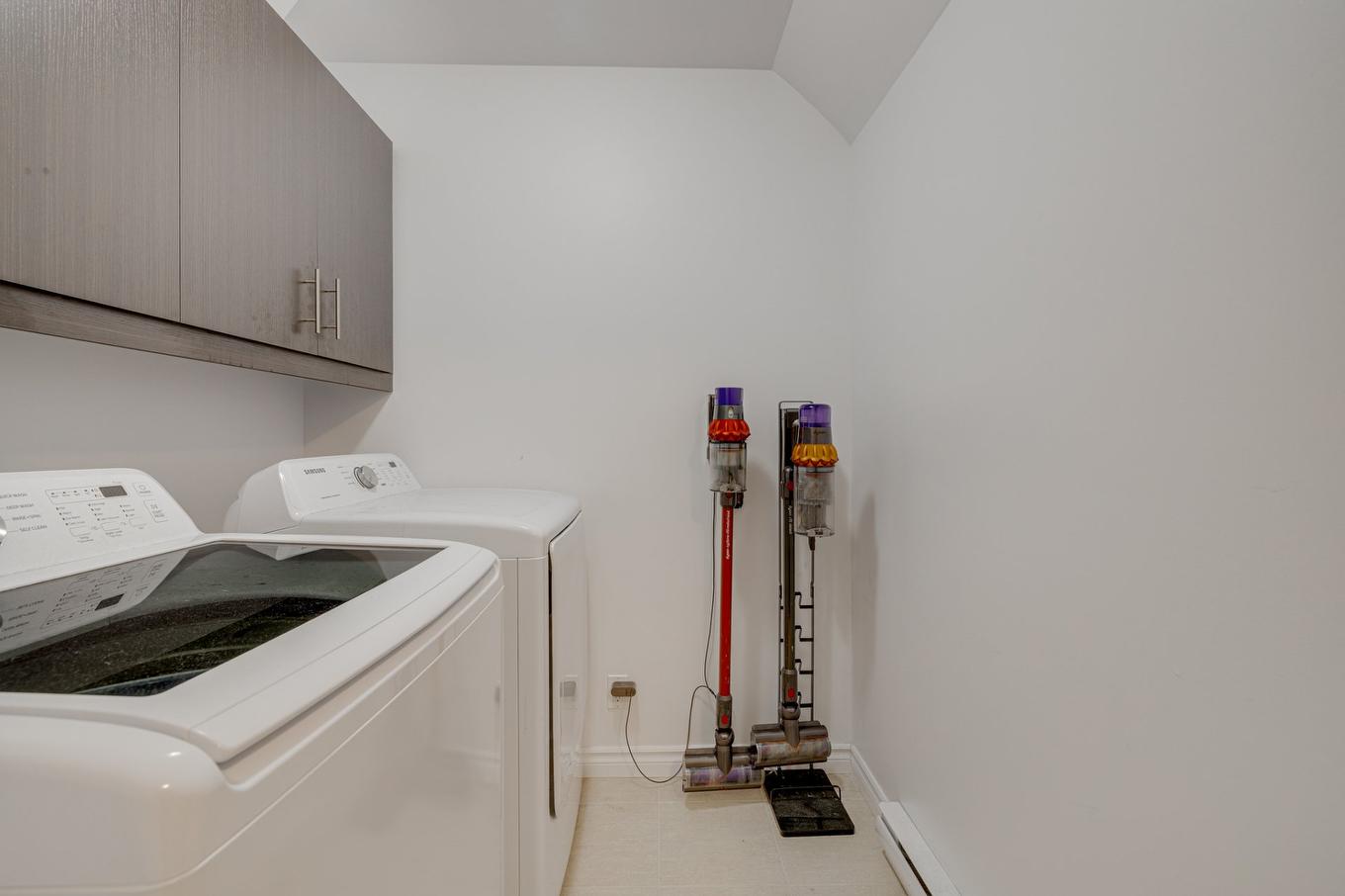 Salle de lavage - 7355 Rue Jacqueline-Auriol, Québec (Sainte-Foy/Sillery/Cap-Rouge), QC - Indoor Photo Showing Laundry Room