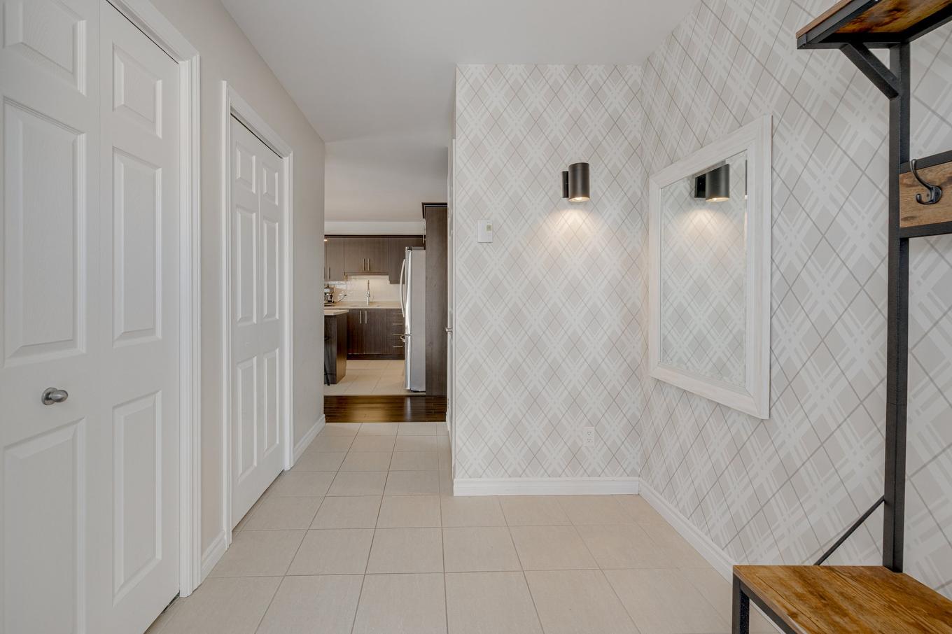 Hall d'entrée/Vestibule - 7355 Rue Jacqueline-Auriol, Québec (Sainte-Foy/Sillery/Cap-Rouge), QC - Indoor Photo Showing Other Room