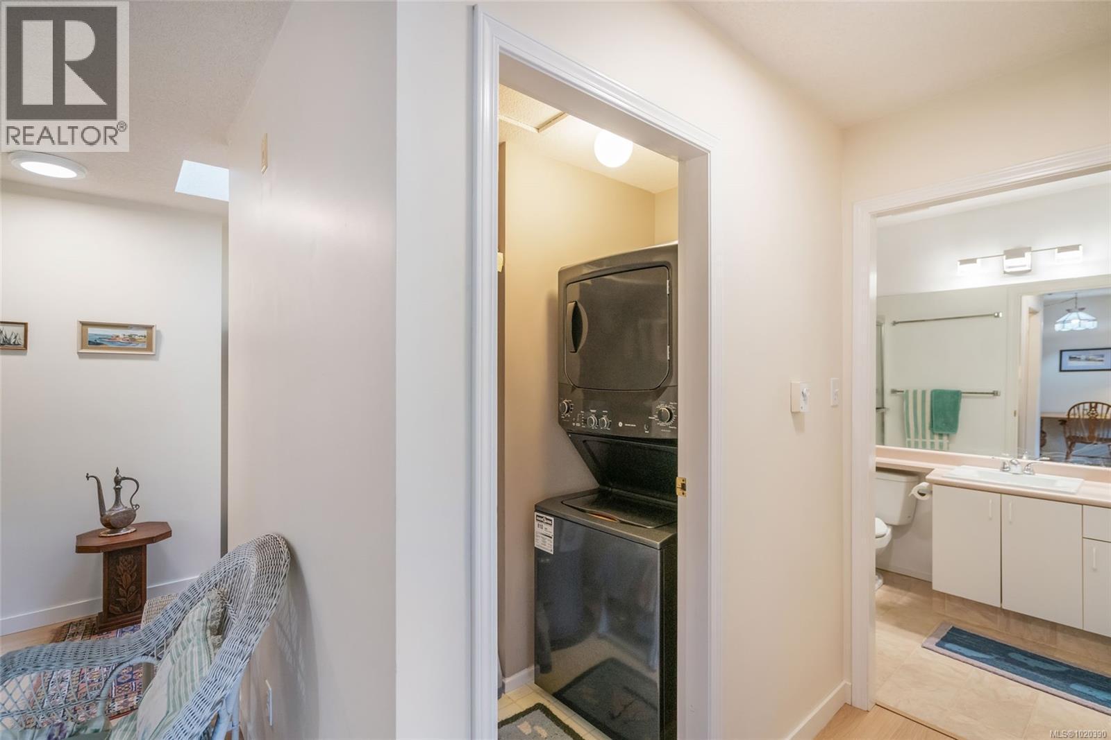 205 440 Schley Pl, Qualicum Beach, BC - Indoor