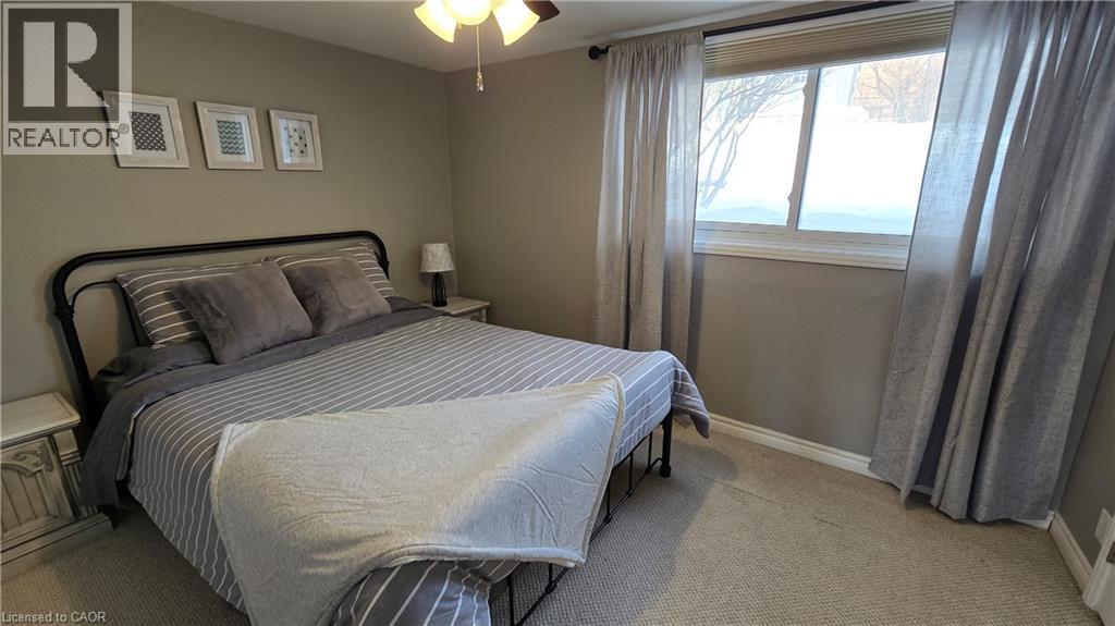 101 Lang Crescent Unit# B, Kitchener, ON - Indoor Photo Showing Bedroom