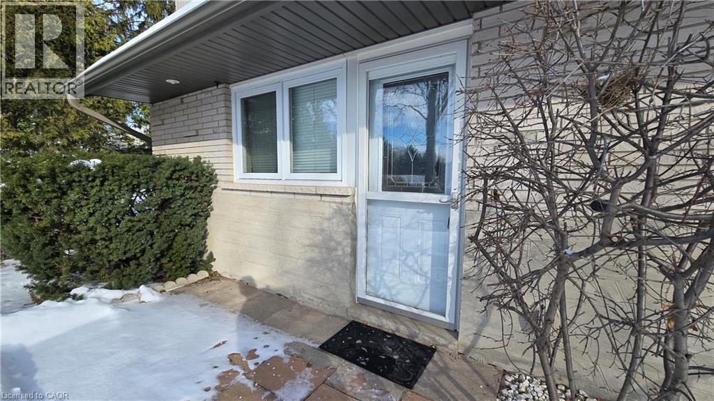101 Lang Crescent Unit# B, Kitchener, ON - Outdoor
