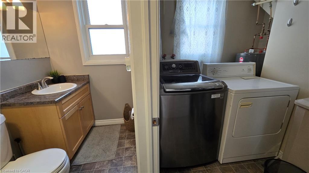 101 Lang Crescent Unit# B, Kitchener, ON - Indoor Photo Showing Laundry Room
