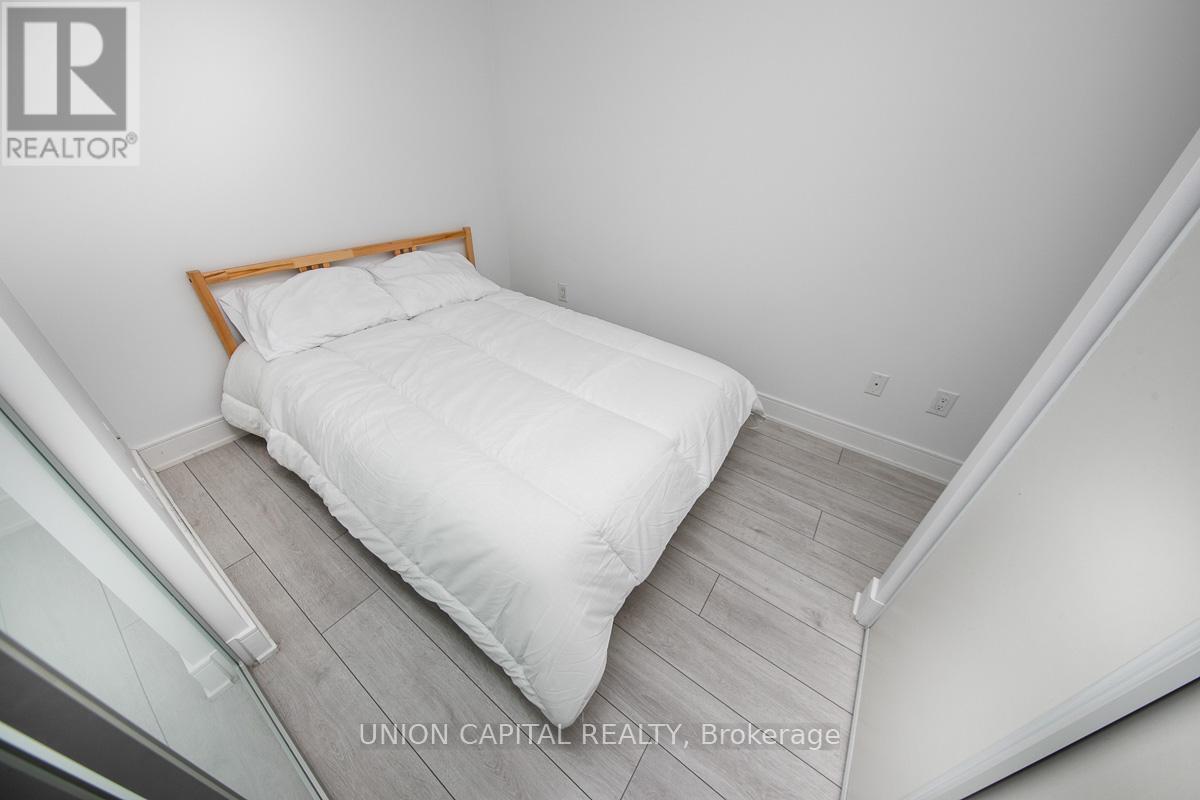 932 - 525 Adelaide Street W, Toronto, ON - Indoor Photo Showing Bedroom