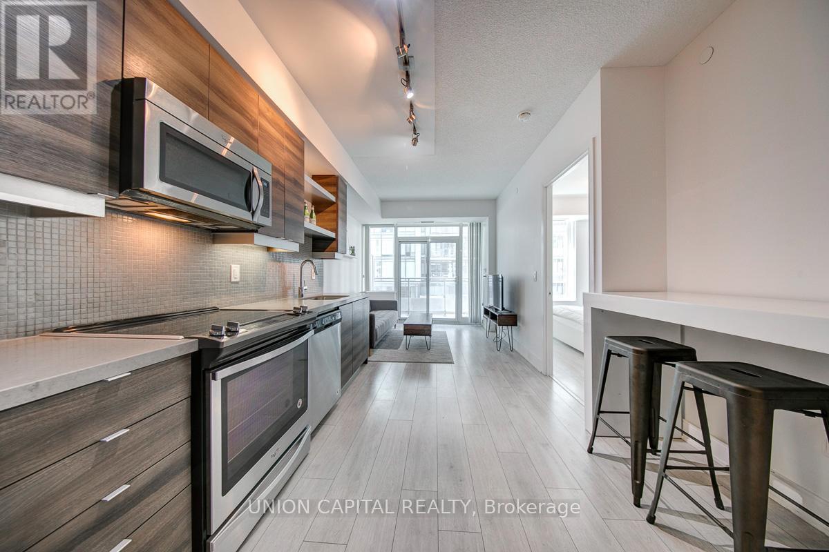 932 - 525 Adelaide Street W, Toronto, ON - Indoor Photo Showing Kitchen With Upgraded Kitchen