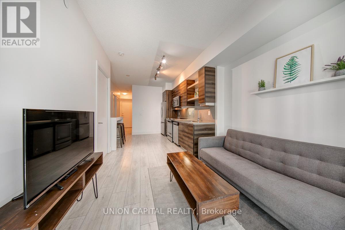 932 - 525 Adelaide Street W, Toronto, ON - Indoor Photo Showing Living Room