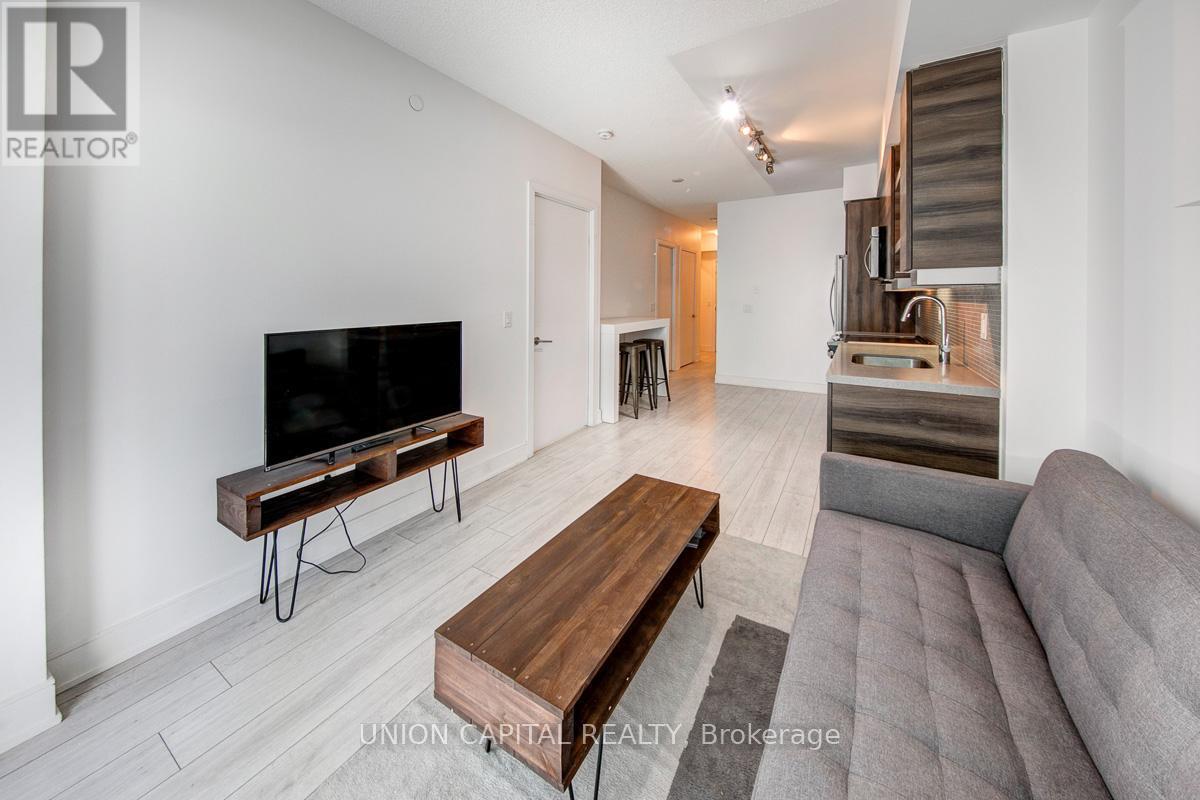 932 - 525 Adelaide Street W, Toronto, ON - Indoor