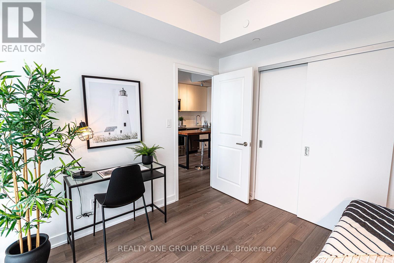 913 - 2799 Kingston Road, Toronto, ON - Indoor