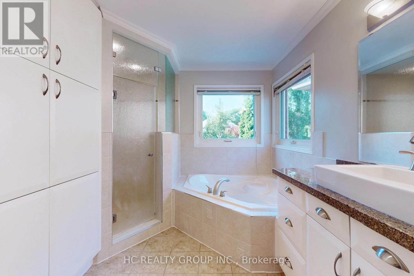 883 Darwin Drive, Pickering, ON - Indoor Photo Showing Bathroom