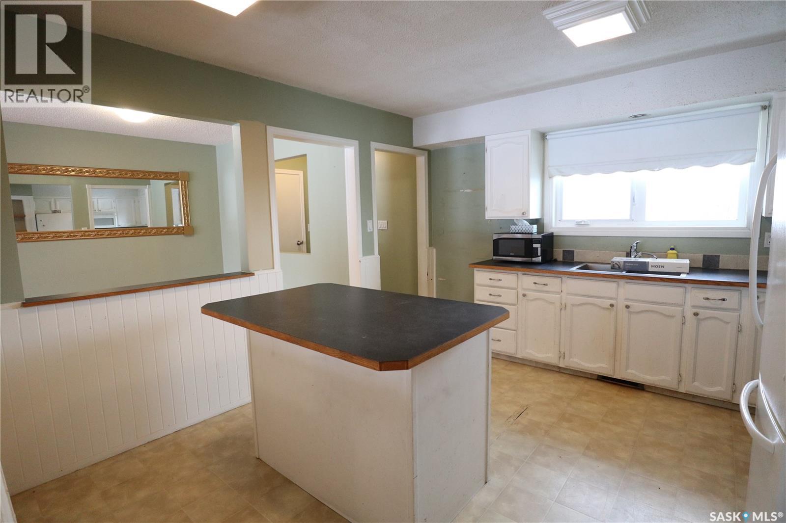 129 Dianne Street, Balcarres, SK - Indoor Photo Showing Kitchen With Double Sink