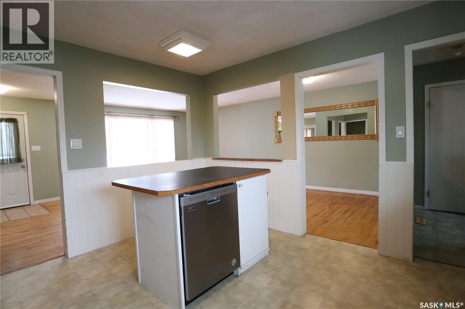 129 Dianne Street, Balcarres, SK - Indoor Photo Showing Kitchen