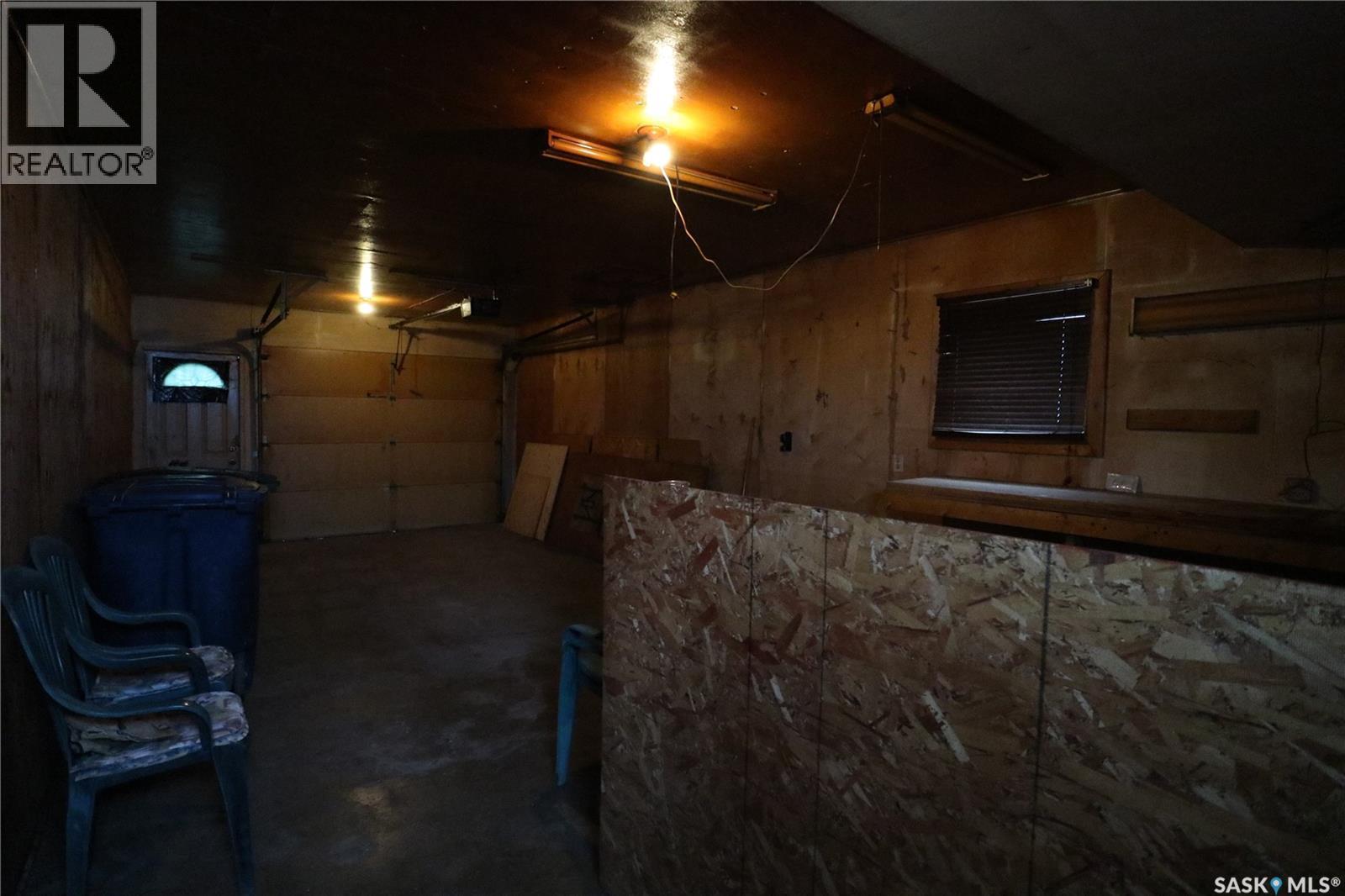 129 Dianne Street, Balcarres, SK - Indoor Photo Showing Garage