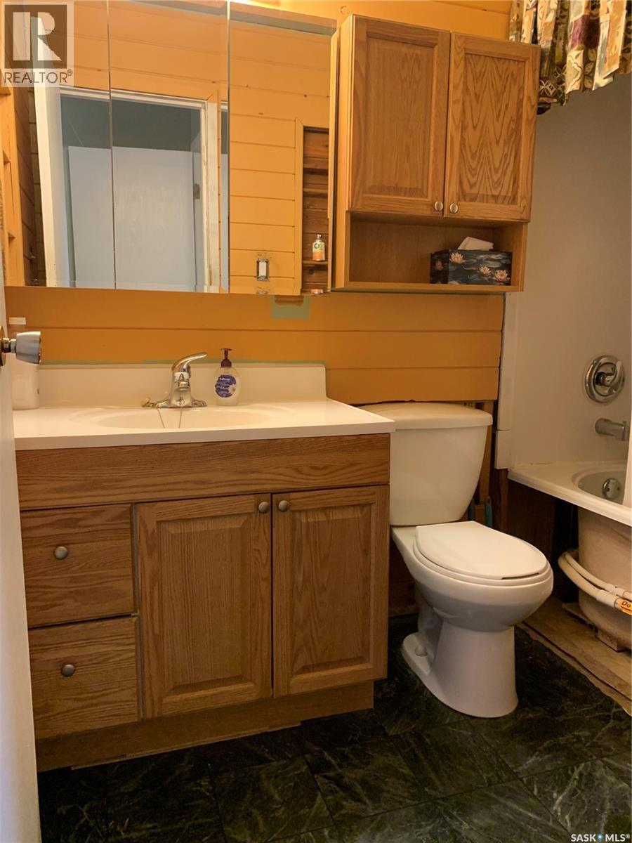 129 Dianne Street, Balcarres, SK - Indoor Photo Showing Bathroom
