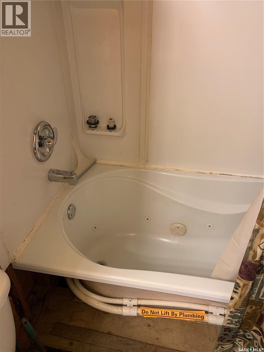 129 Dianne Street, Balcarres, SK - Indoor Photo Showing Bathroom