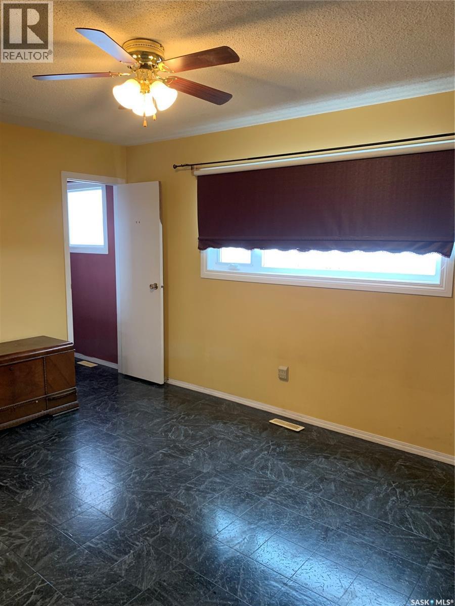 129 Dianne Street, Balcarres, SK - Indoor Photo Showing Other Room