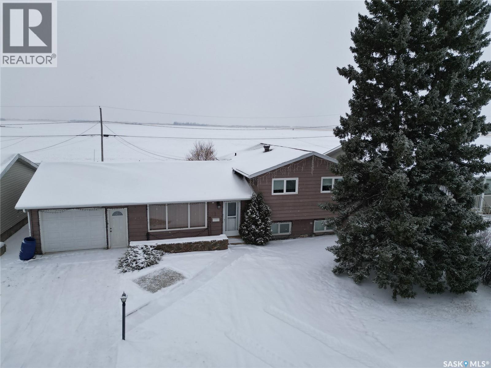 129 Dianne Street, Balcarres, SK - Outdoor