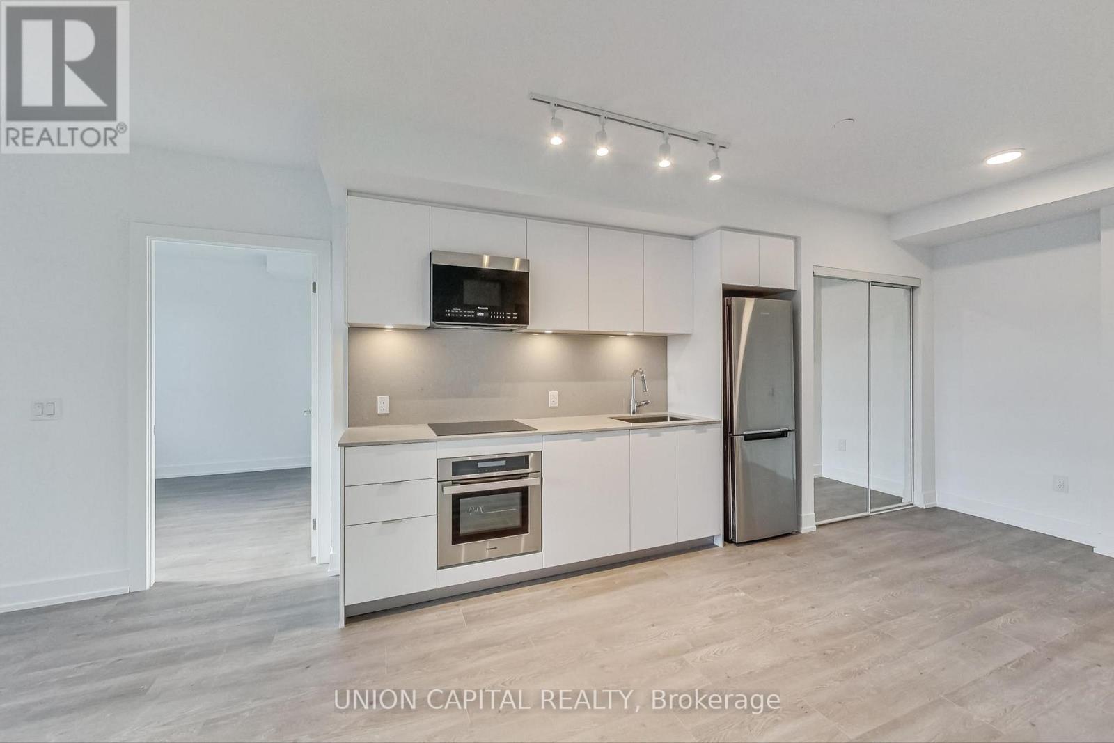1107N - 9 Clegg Road, Markham, ON - Indoor Photo Showing Kitchen With Stainless Steel Kitchen