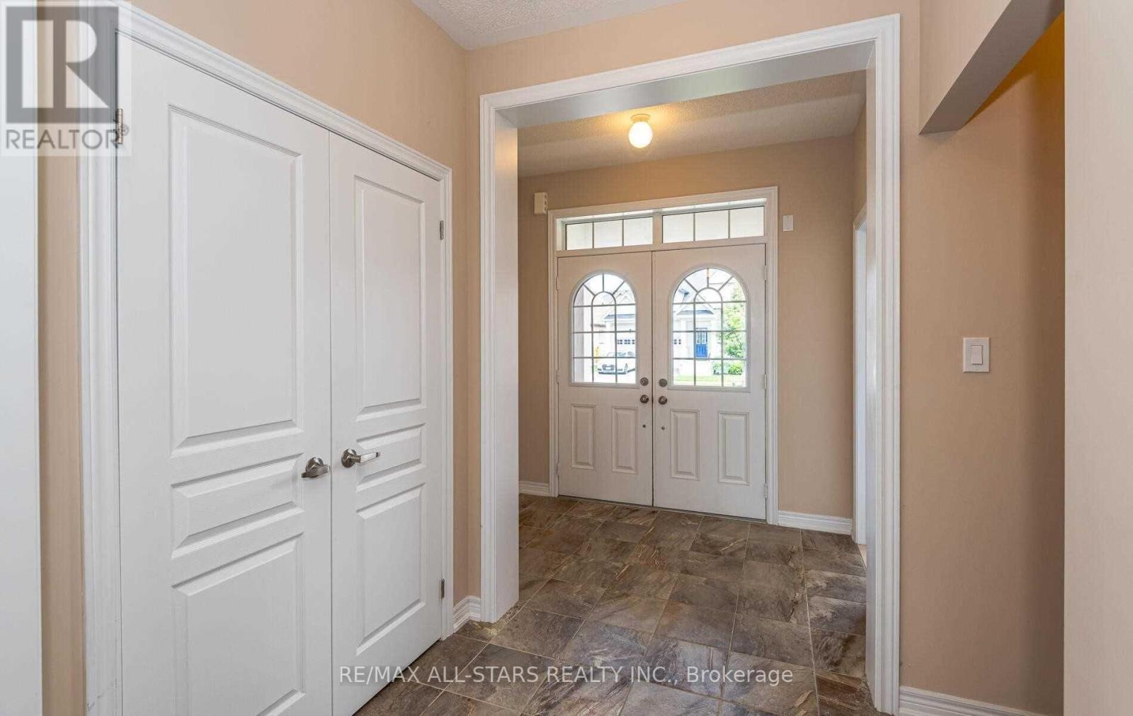 20 Beechener Street, Georgina, ON - Indoor Photo Showing Other Room