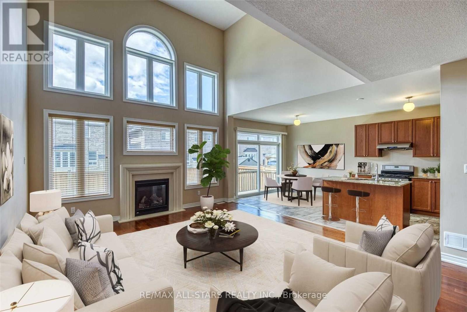 20 Beechener Street, Georgina, ON - Indoor Photo Showing Living Room With Fireplace