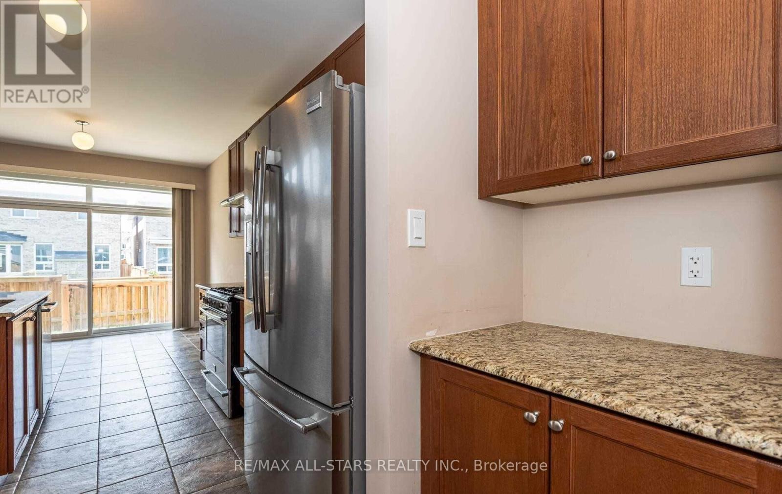20 Beechener Street, Georgina, ON - Indoor Photo Showing Kitchen