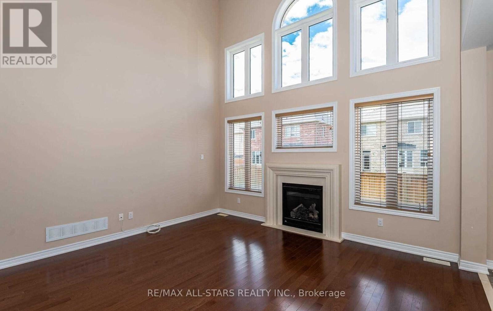 20 Beechener Street, Georgina, ON - Indoor With Fireplace