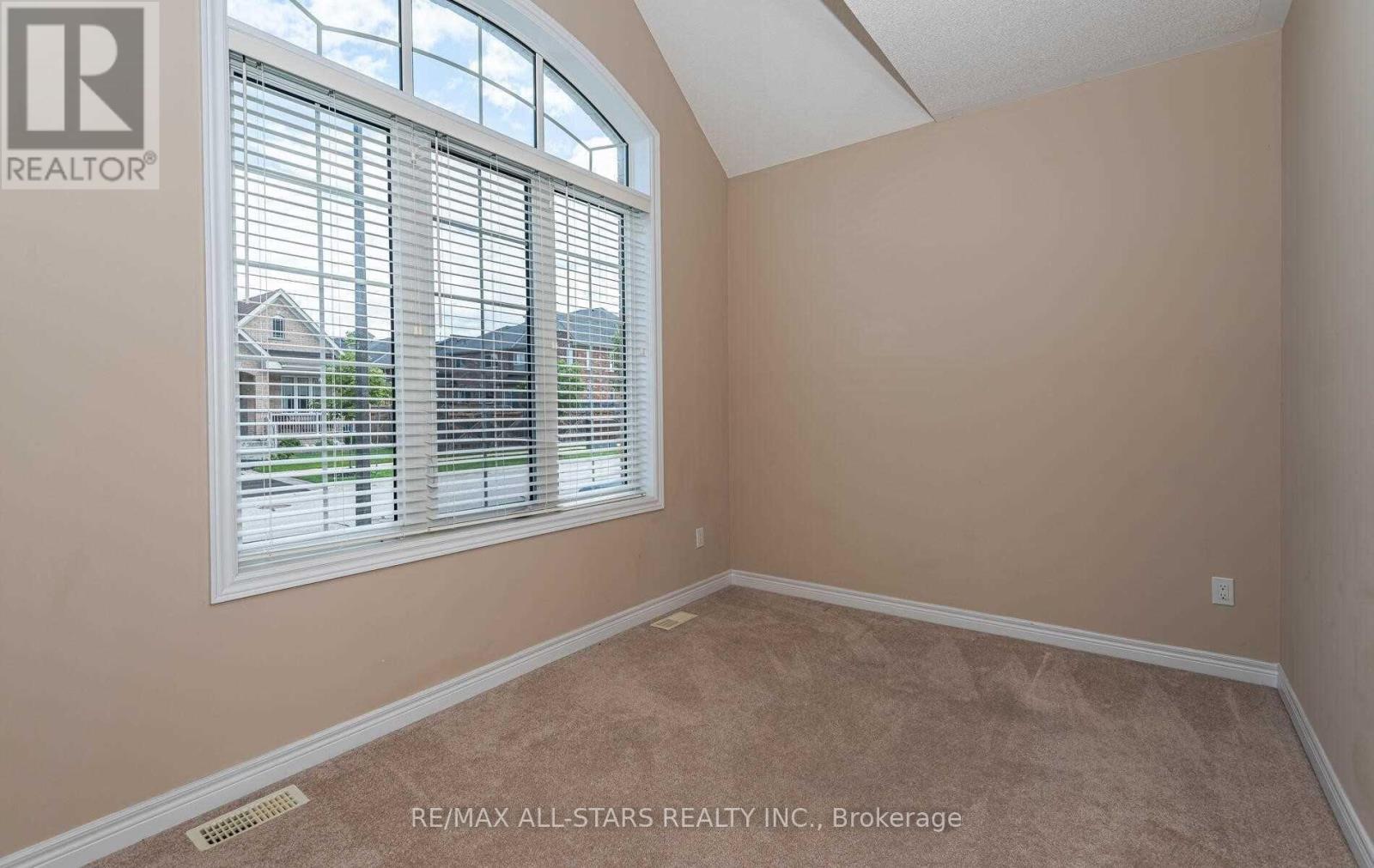 20 Beechener Street, Georgina, ON - Indoor Photo Showing Other Room