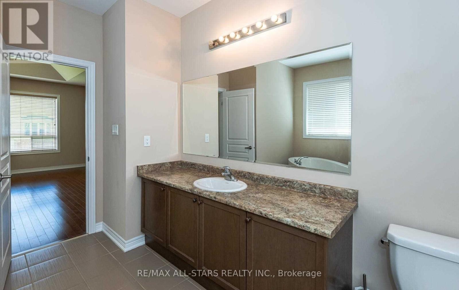 20 Beechener Street, Georgina, ON - Indoor Photo Showing Bathroom