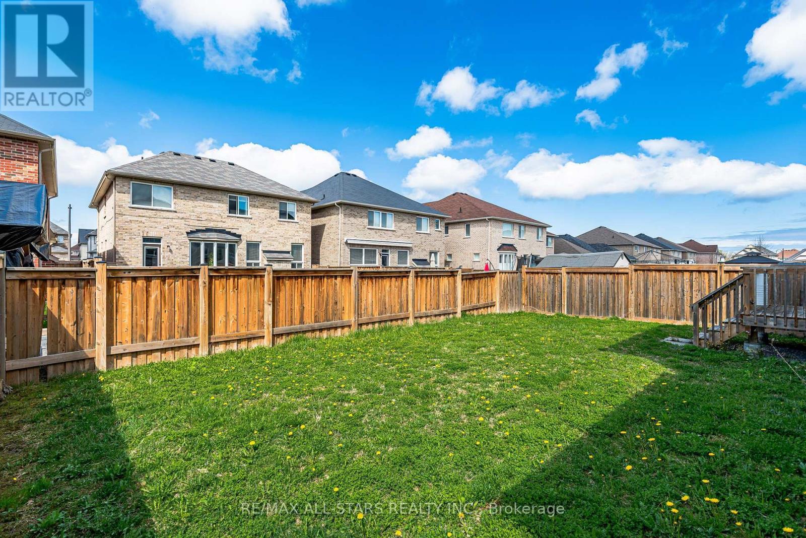 20 Beechener Street, Georgina, ON - Outdoor