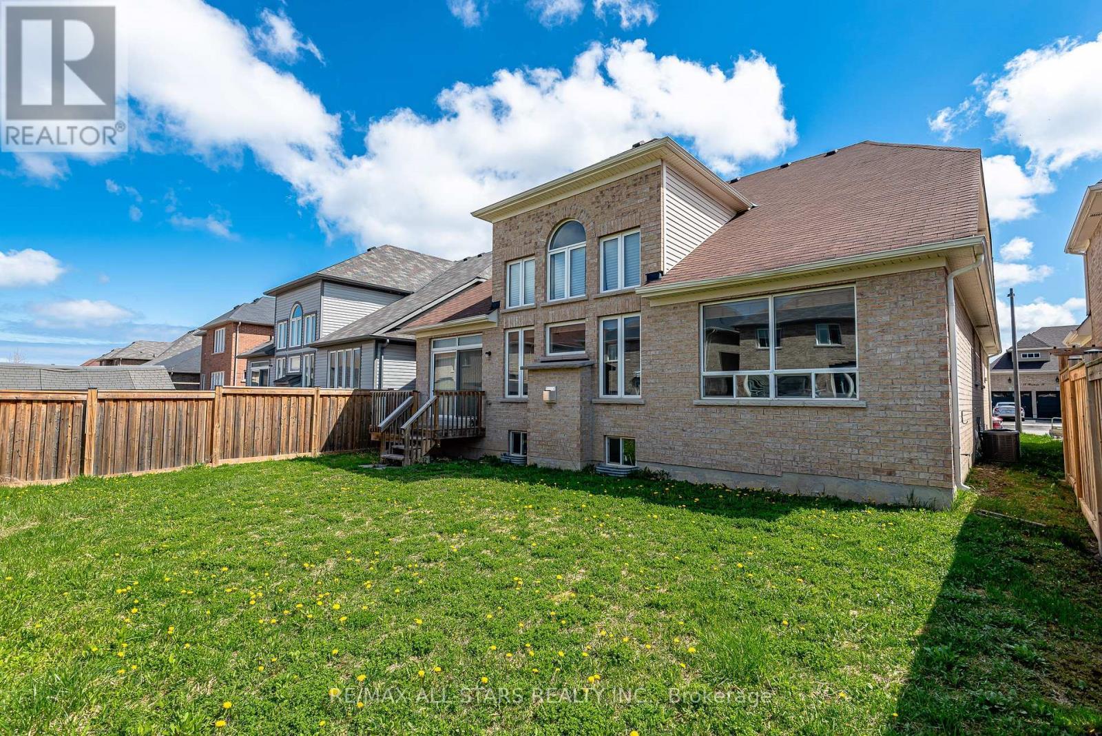 20 Beechener Street, Georgina, ON - Outdoor