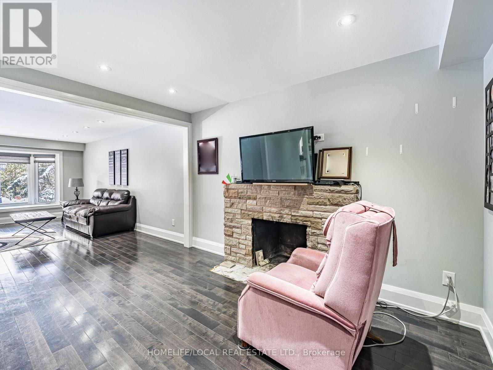 1958 Innisfil Heights Crescent, Innisfil, ON - Indoor Photo Showing Living Room With Fireplace