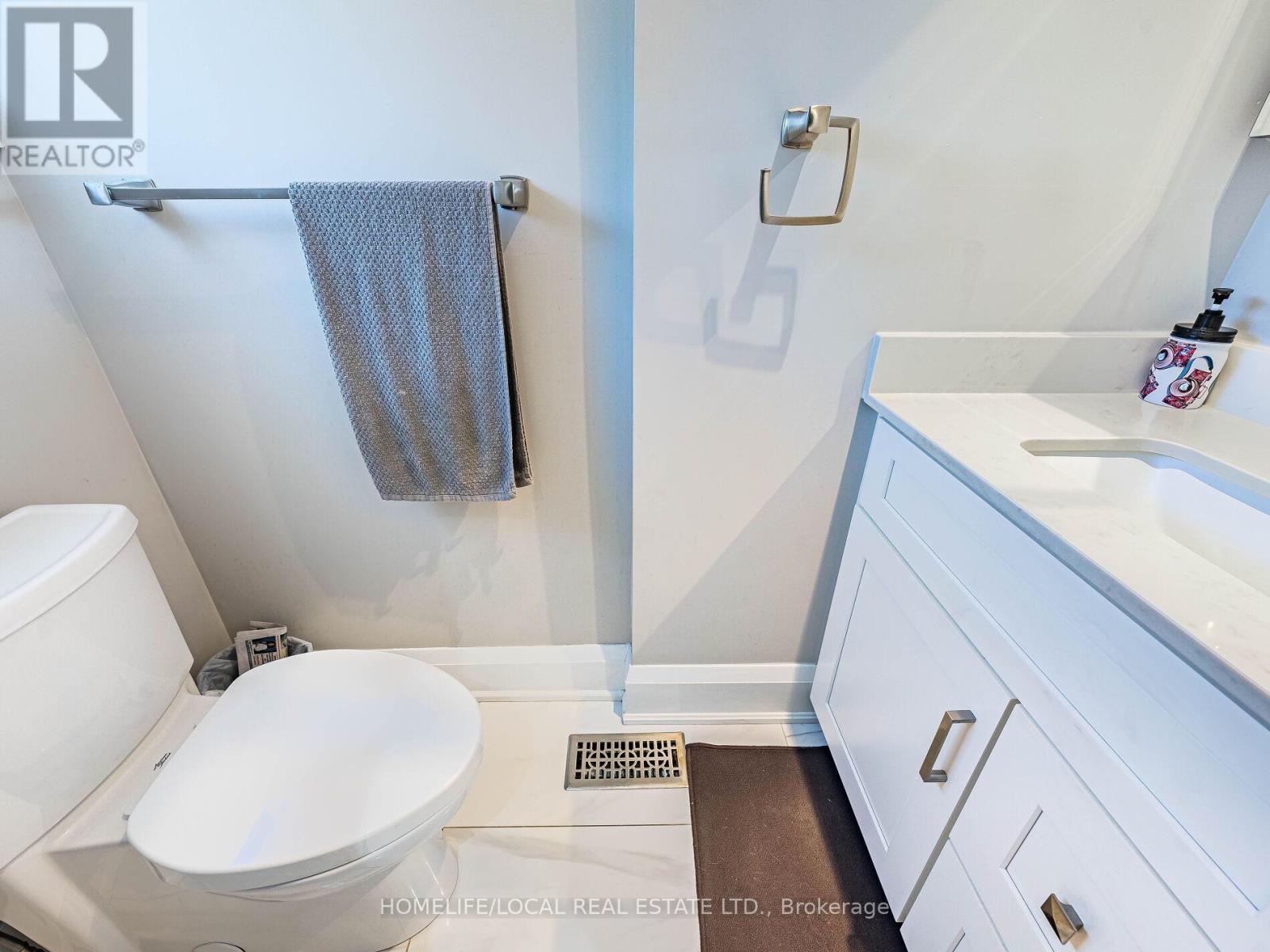 1958 Innisfil Heights Crescent, Innisfil, ON - Indoor Photo Showing Bathroom