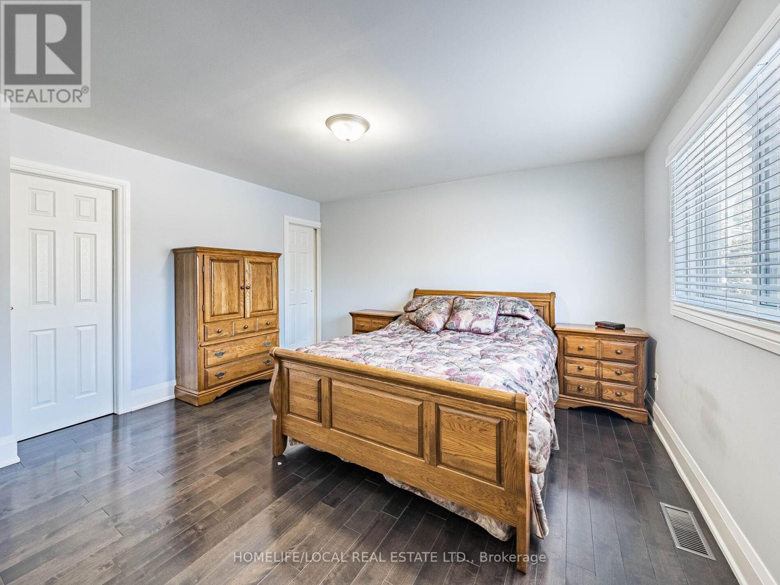 1958 Innisfil Heights Crescent, Innisfil, ON - Indoor Photo Showing Bedroom