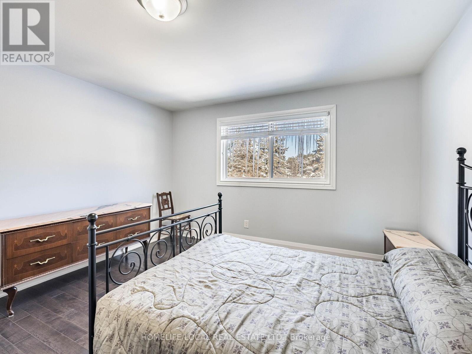 1958 Innisfil Heights Crescent, Innisfil, ON - Indoor Photo Showing Bedroom