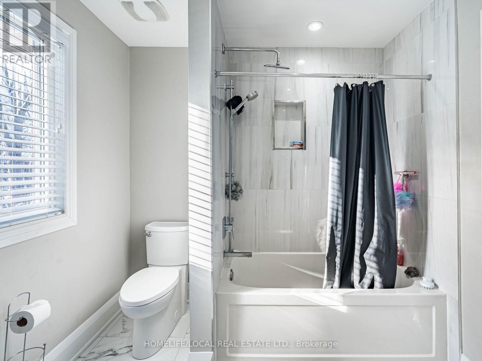 1958 Innisfil Heights Crescent, Innisfil, ON - Indoor Photo Showing Bathroom