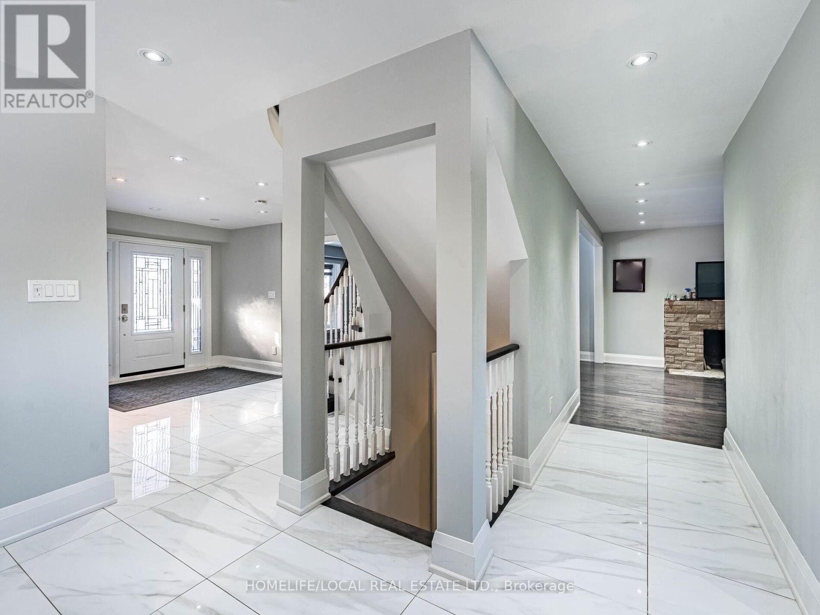 1958 Innisfil Heights Crescent, Innisfil, ON - Indoor Photo Showing Other Room