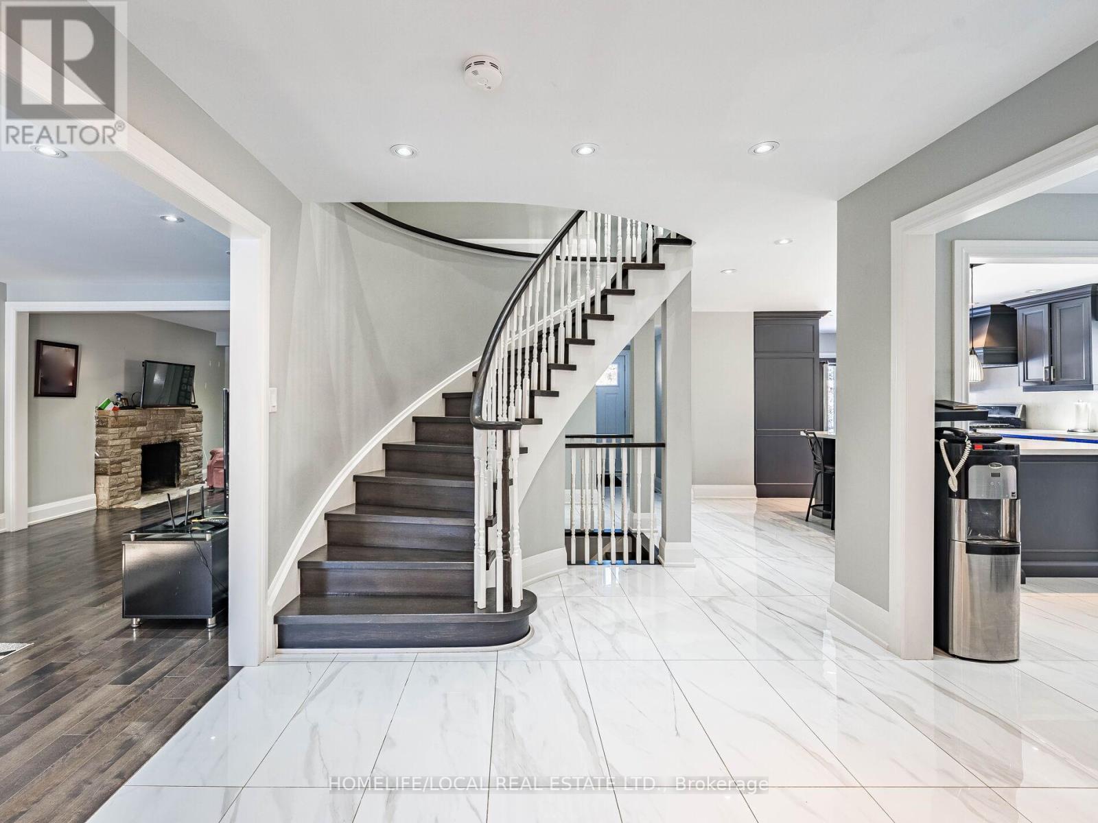 1958 Innisfil Heights Crescent, Innisfil, ON - Indoor Photo Showing Other Room