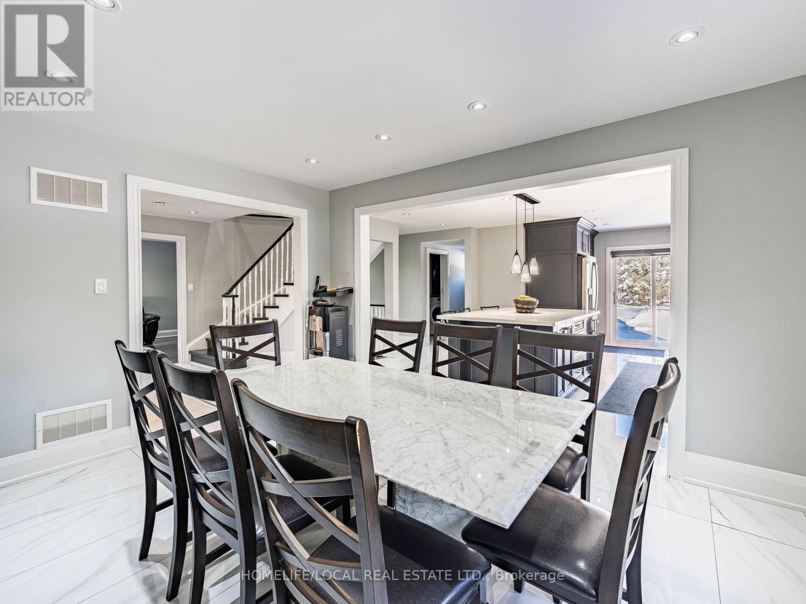 1958 Innisfil Heights Crescent, Innisfil, ON - Indoor Photo Showing Dining Room