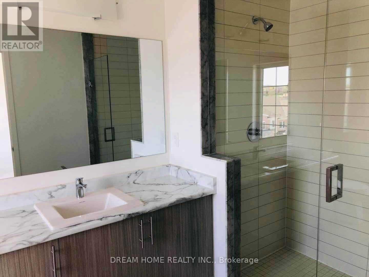 7 Heswall Lane, Newmarket, ON - Indoor Photo Showing Bathroom