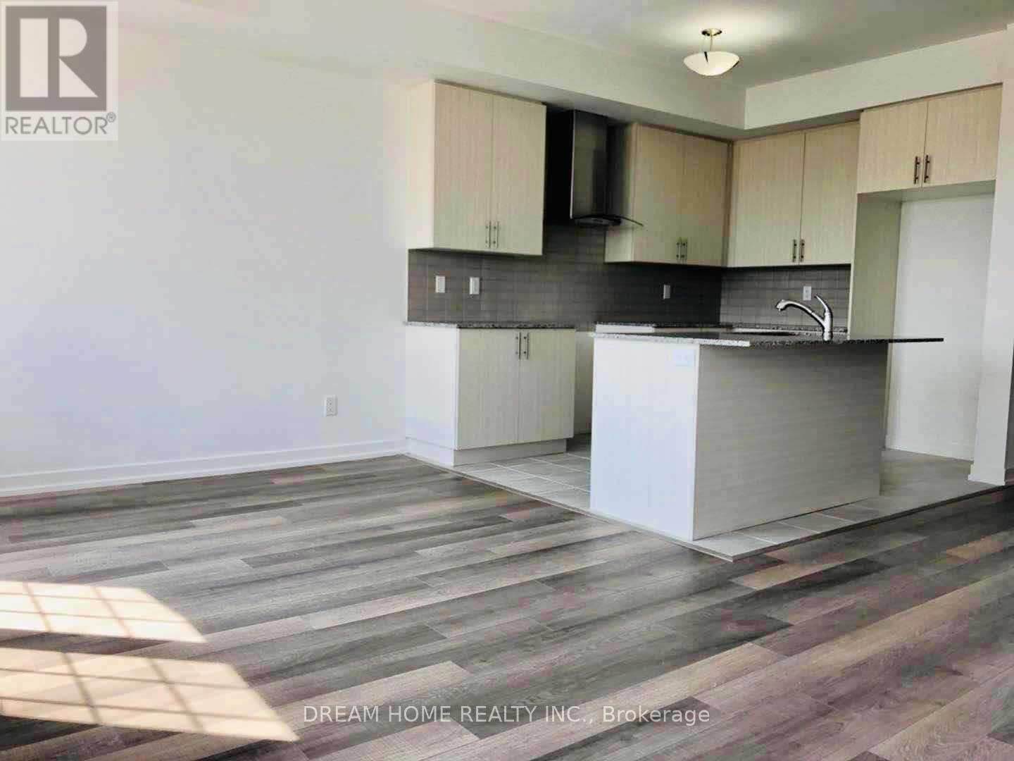 7 Heswall Lane, Newmarket, ON - Indoor Photo Showing Kitchen