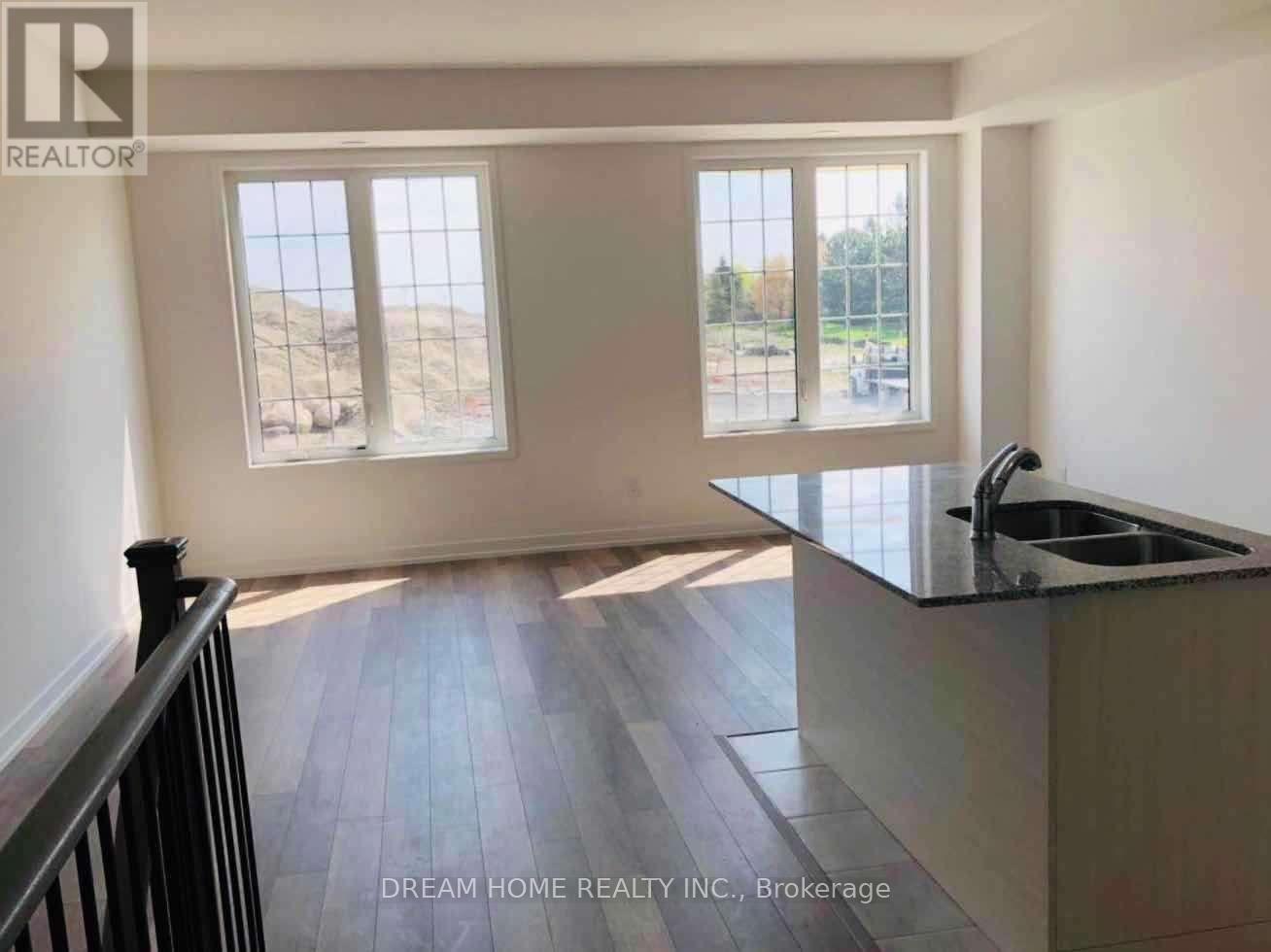 7 Heswall Lane, Newmarket, ON - Indoor Photo Showing Kitchen With Double Sink