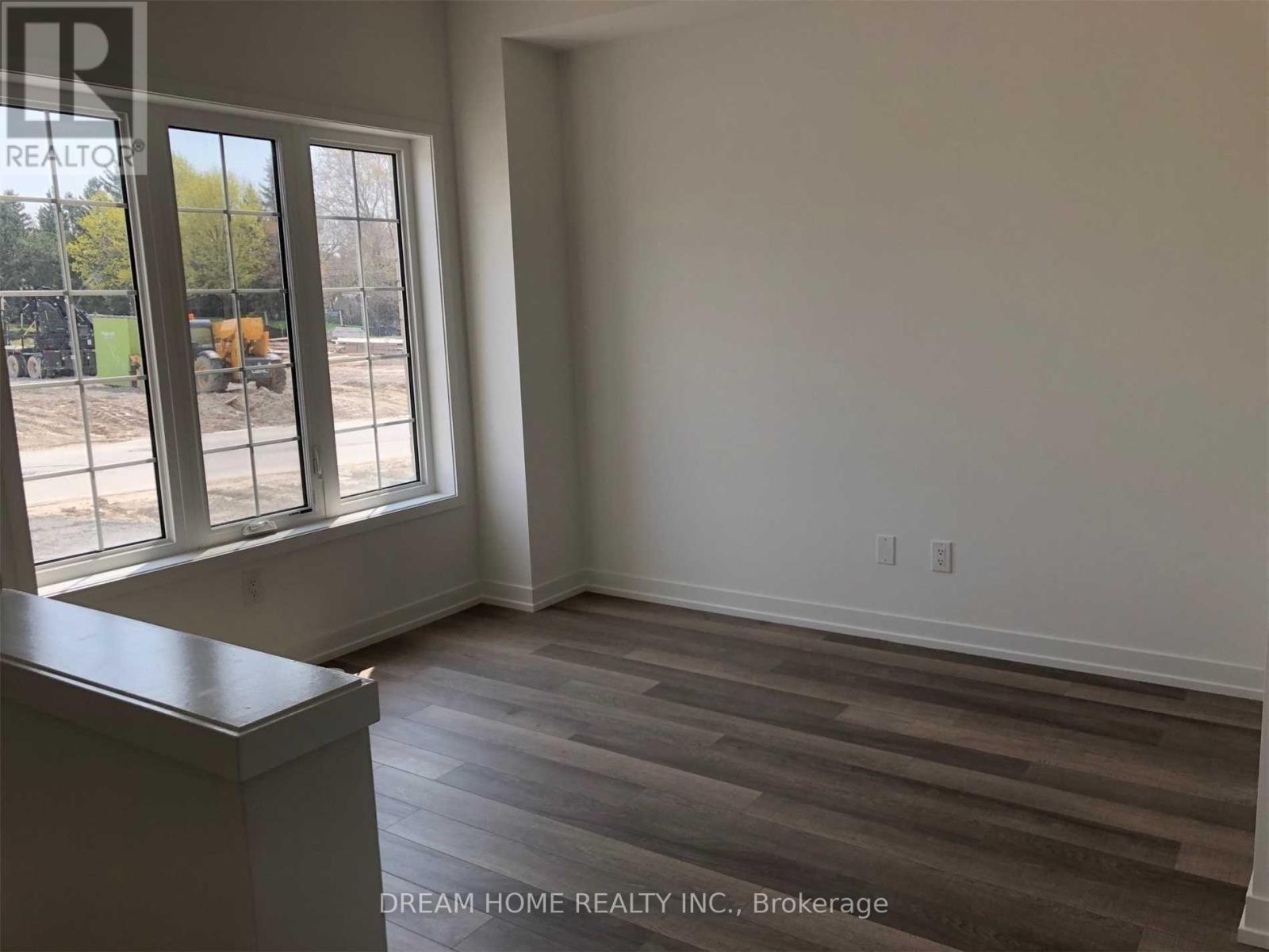 7 Heswall Lane, Newmarket, ON - Indoor Photo Showing Other Room