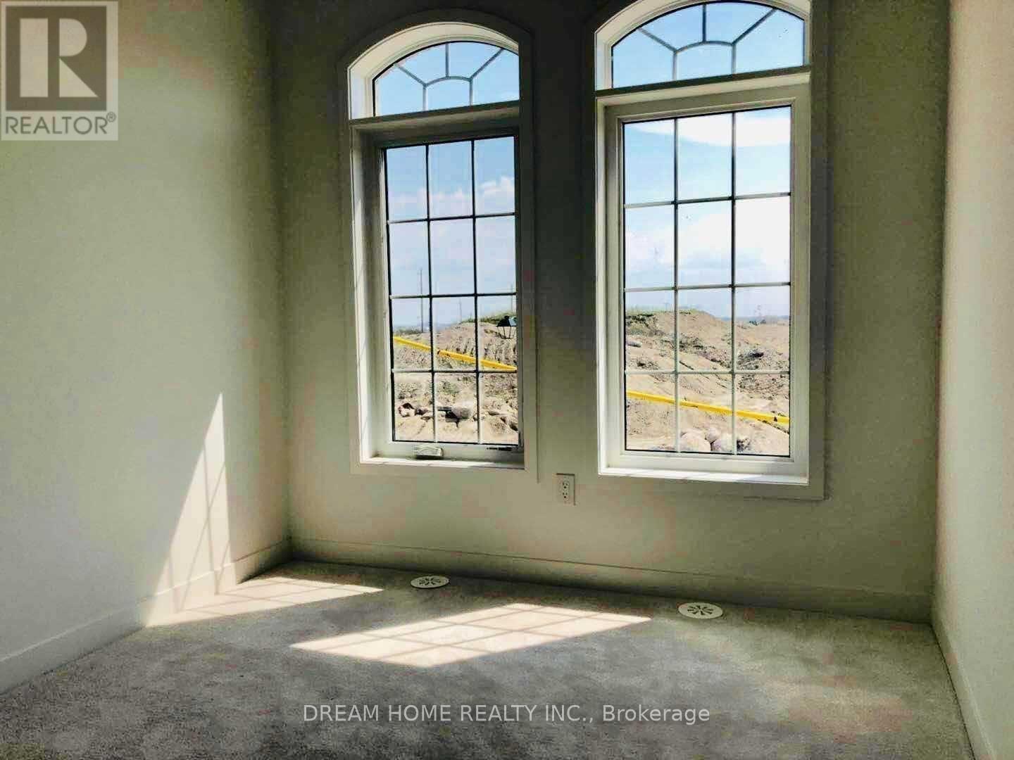 7 Heswall Lane, Newmarket, ON - Indoor Photo Showing Other Room