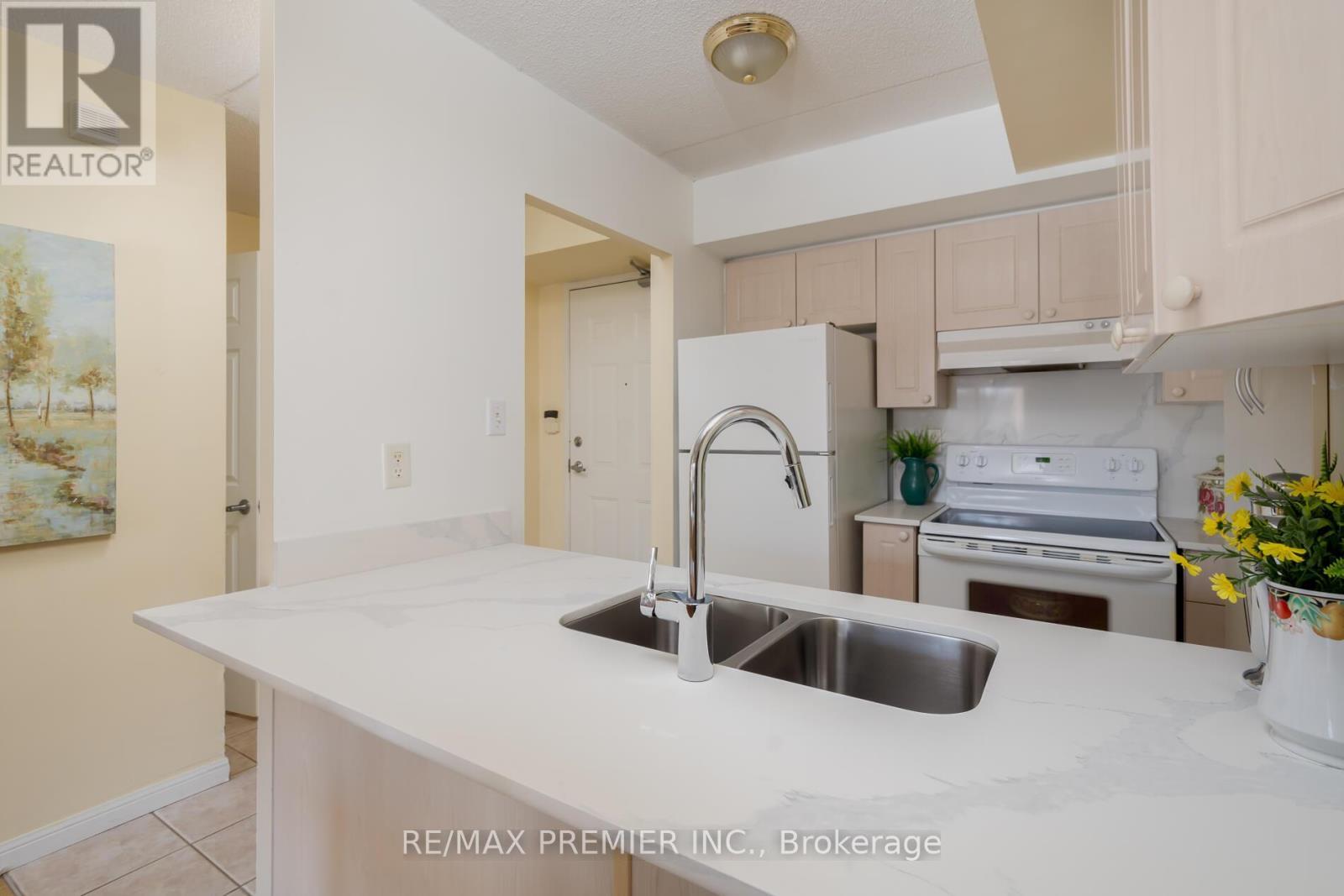 205 - 250 Pine Grove Road, Vaughan, ON - Indoor Photo Showing Kitchen With Double Sink