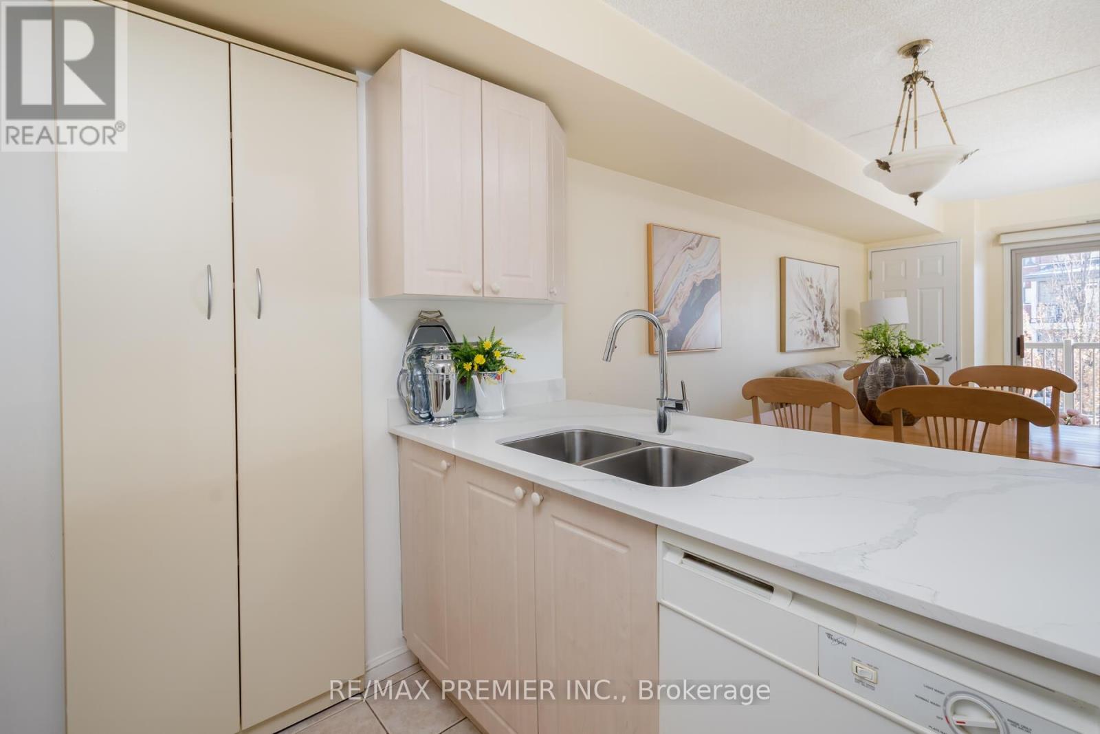 205 - 250 Pine Grove Road, Vaughan, ON - Indoor Photo Showing Kitchen With Double Sink