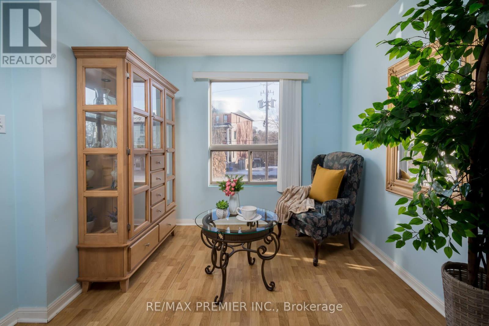 205 - 250 Pine Grove Road, Vaughan, ON - Indoor