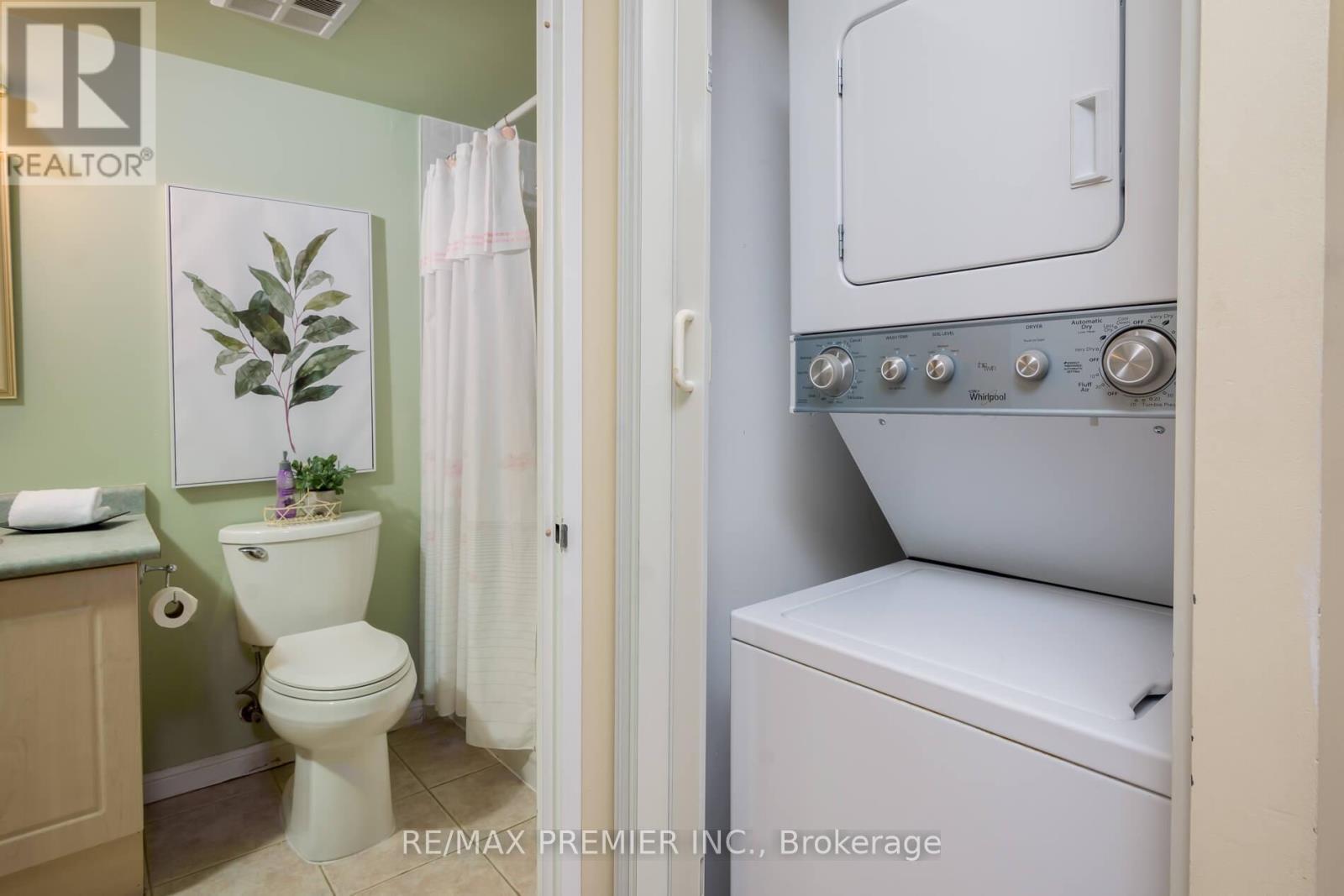 205 - 250 Pine Grove Road, Vaughan, ON - Indoor Photo Showing Laundry Room