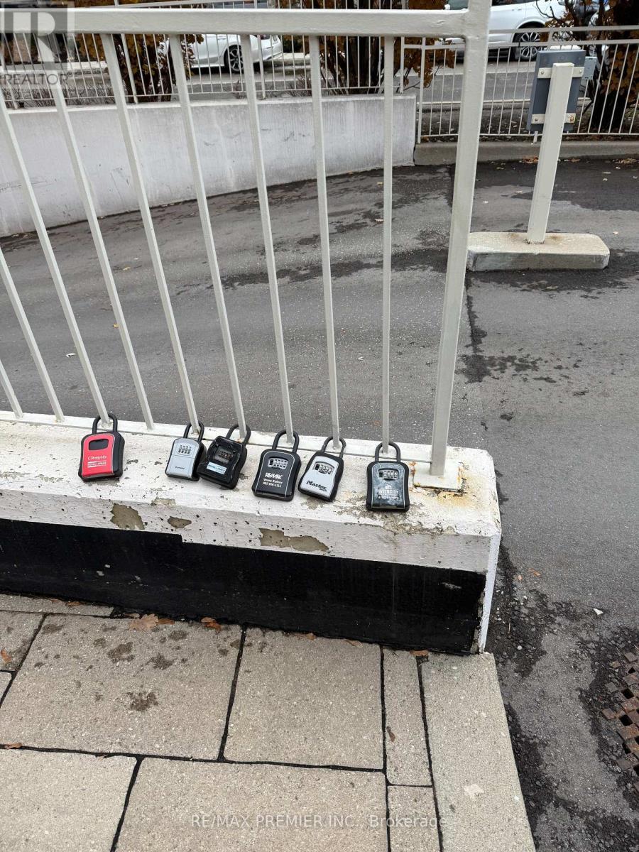 205 - 250 Pine Grove Road, Vaughan, ON -