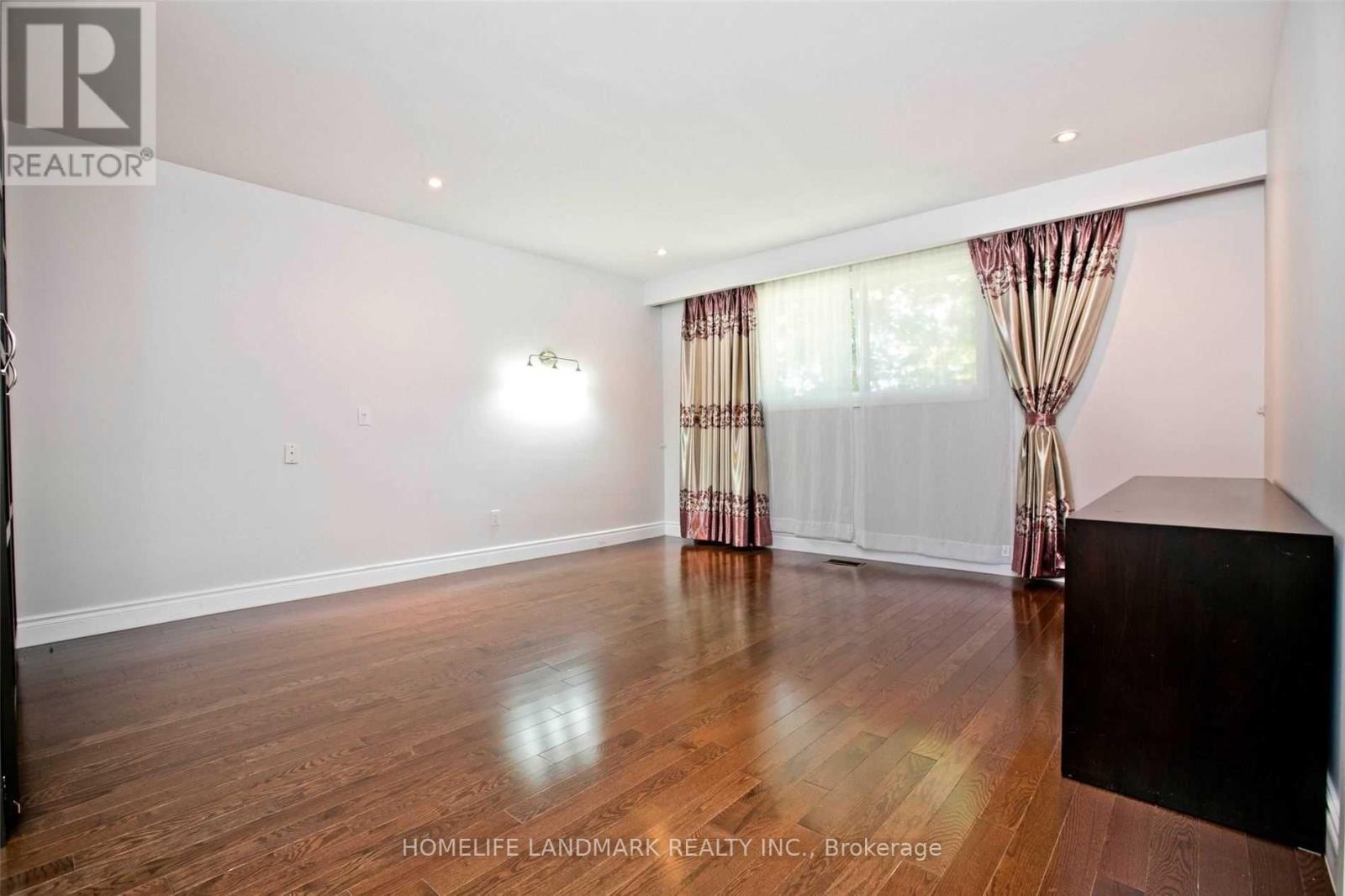 17 Caravan Drive, Toronto, ON - Indoor Photo Showing Other Room