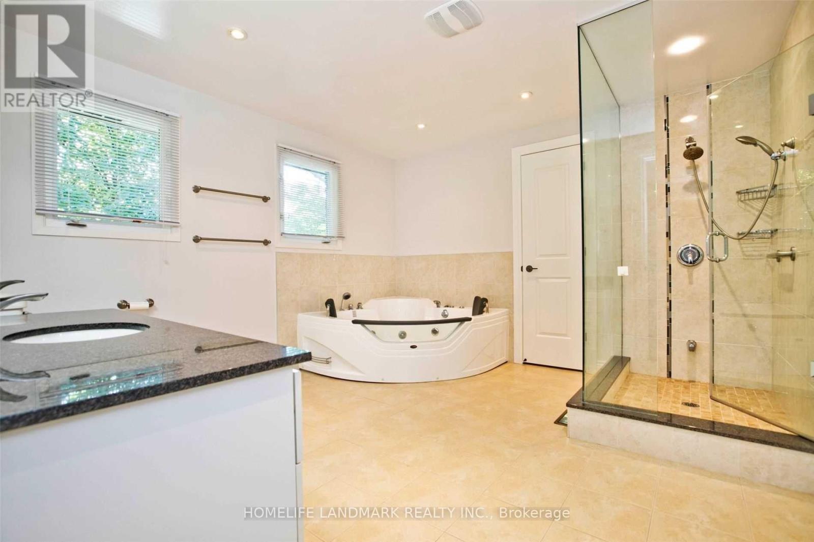 17 Caravan Drive, Toronto, ON - Indoor Photo Showing Bathroom
